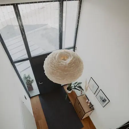 Modernes Offenes Haus بيت للعطل *