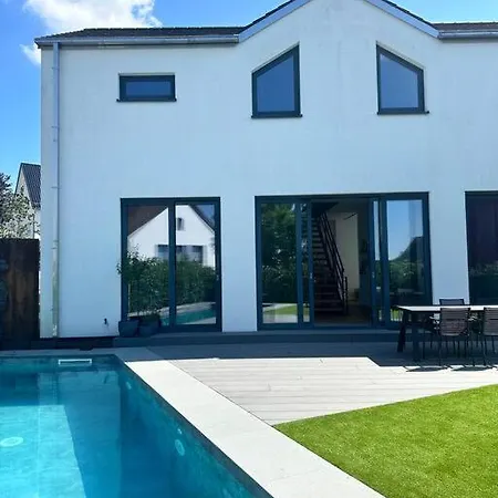 Modernes Offenes Haus Semesterbostad *