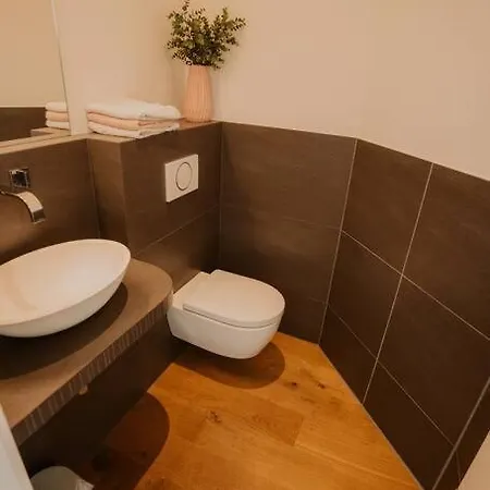 Modernes Offenes Haus بيت للعطل *